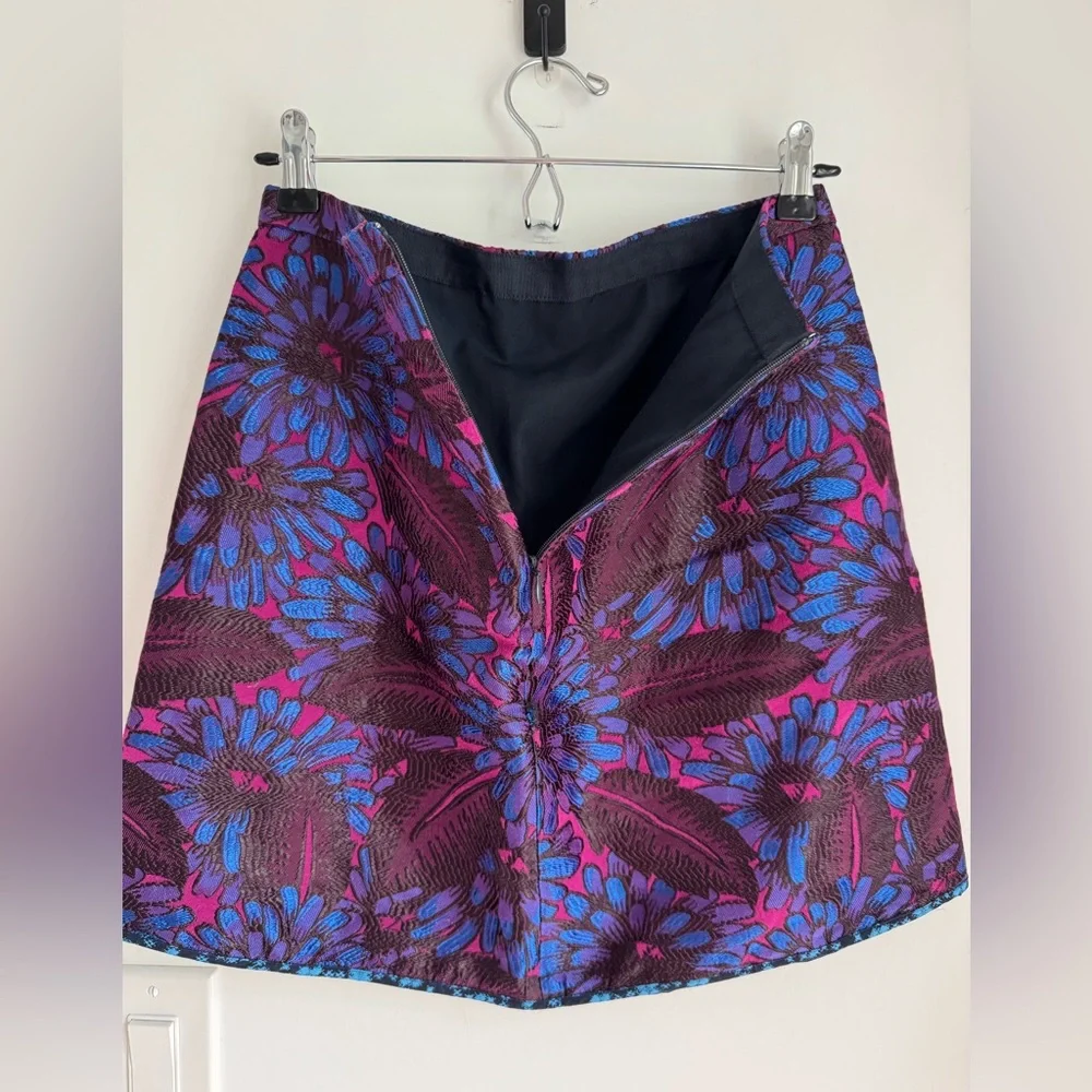J. CREW Embroidered Print A-Line Mini Skirt Women’s size 2 Cotton Blend Unique